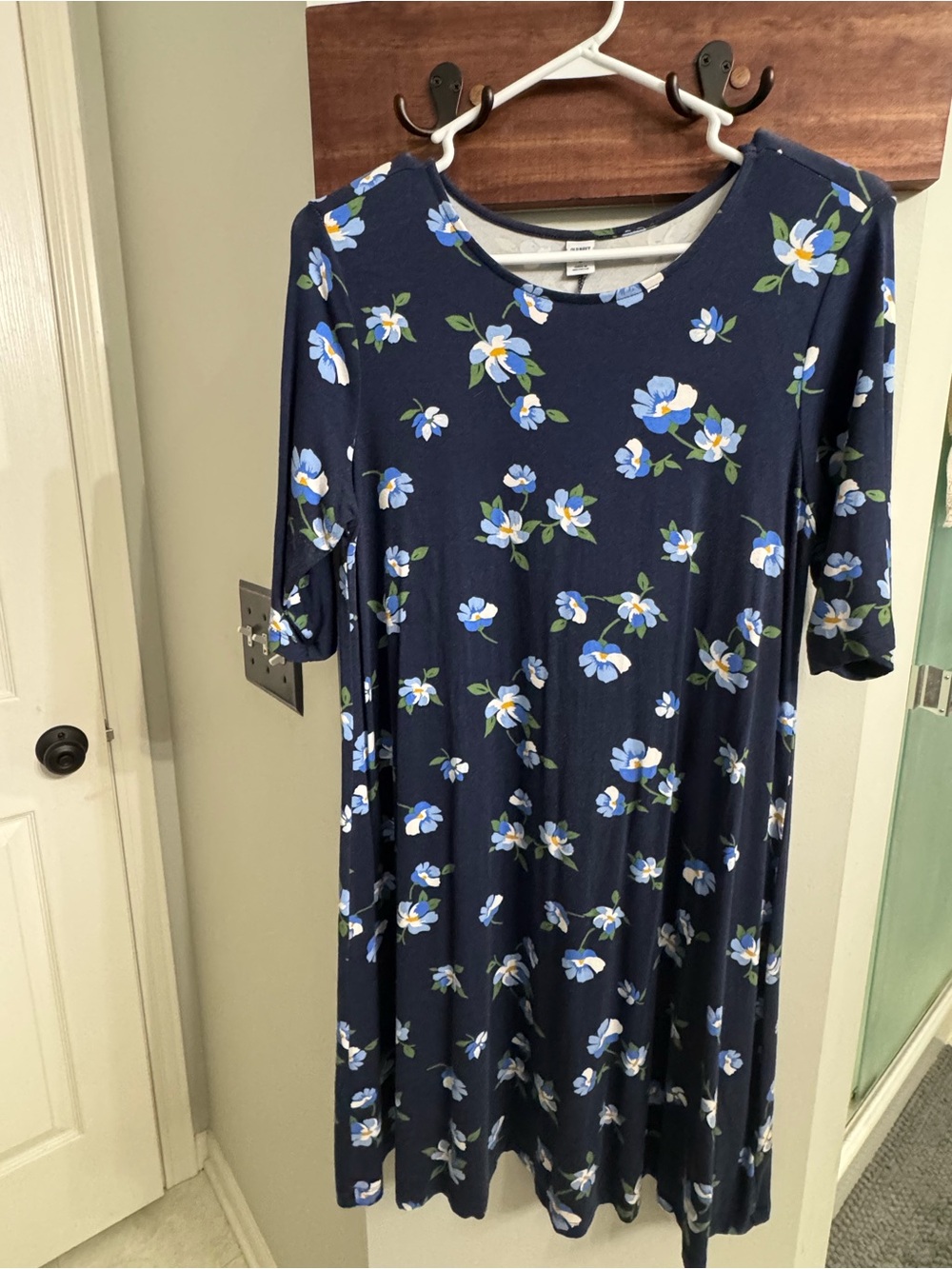 Old Navy Navy Floral dress
